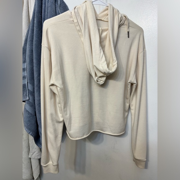 altar’d state “Go Your Own Way” Cream Graphic Cropped Hoodie Sweater Woman’s XS - Picture 4 of 7